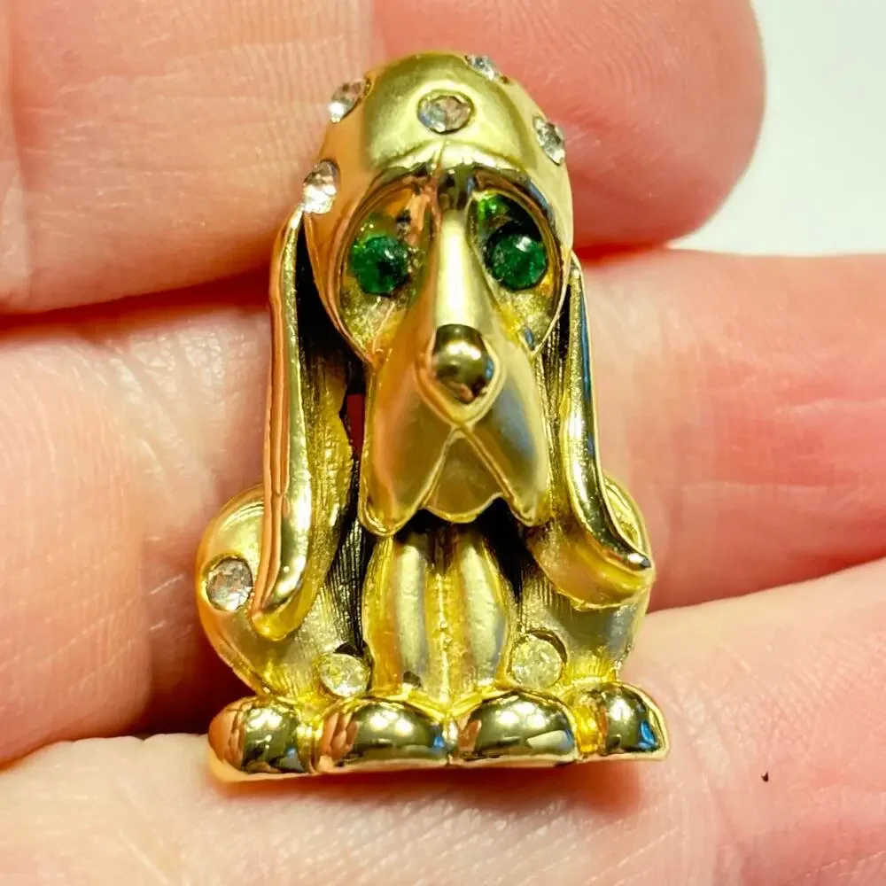 Gold puppy dog basset brooch long ears green eyes rhinestone vintage scatter pin